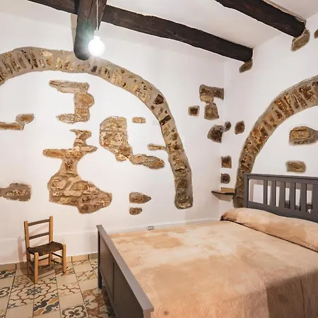 Casa Dame - Old Town Authentic Traditional Apartment Agropoli